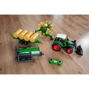 Výhodný set RC traktoru s čelním nakladačem a příslušenstvím Traktory a kombajny RCobchod